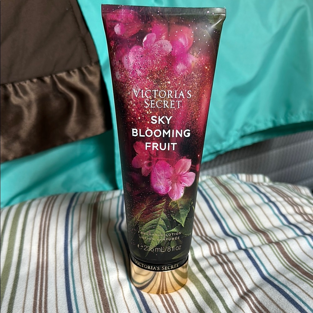 Victoria’s Secret Sky Blooming Fruit Body Lotion